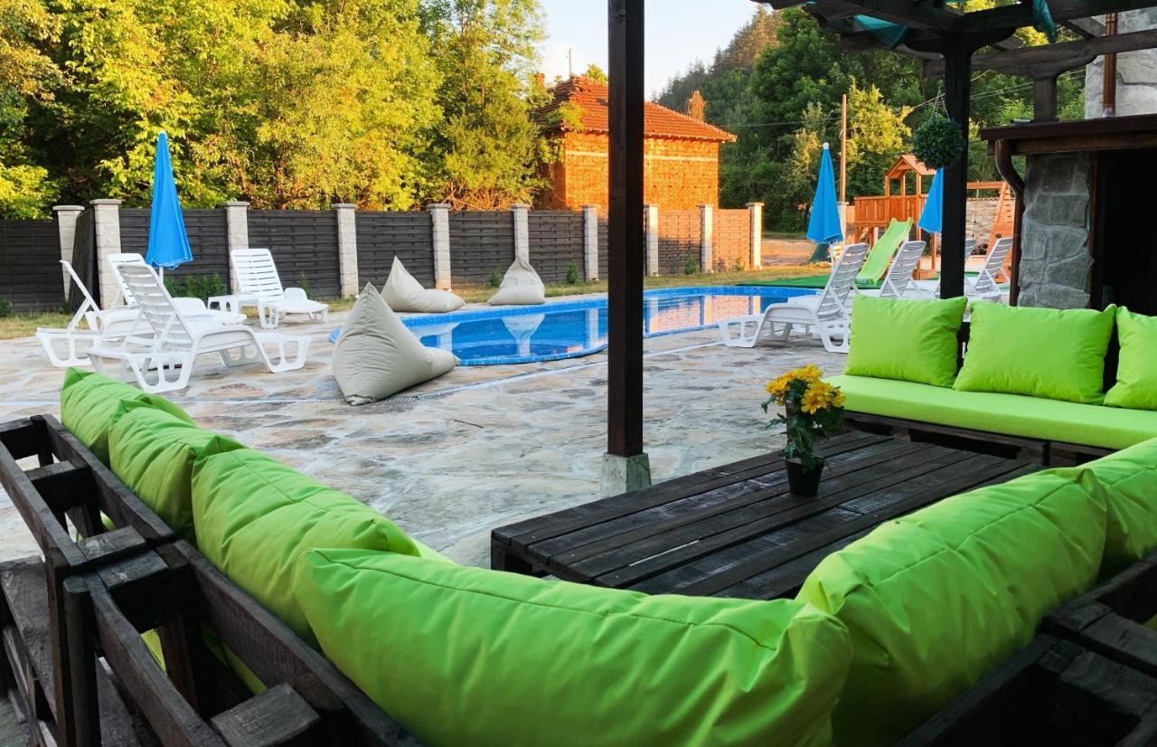 Карамановите Къщи Aprilzi Exterior foto