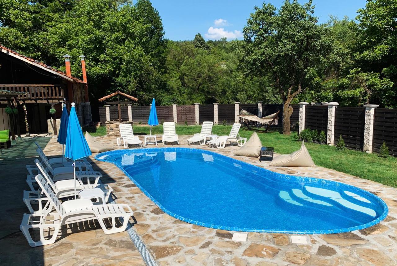 Карамановите Къщи Aprilzi Exterior foto