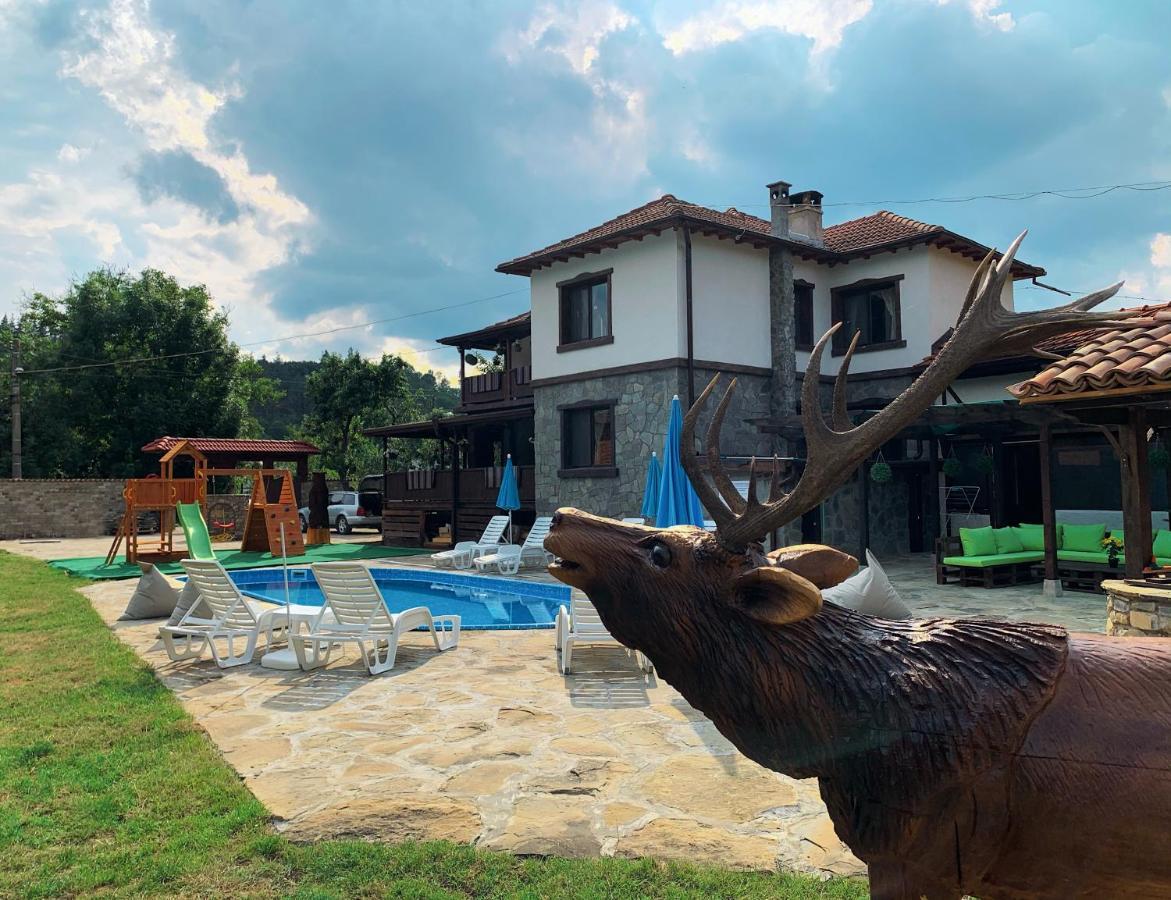 Карамановите Къщи Aprilzi Exterior foto