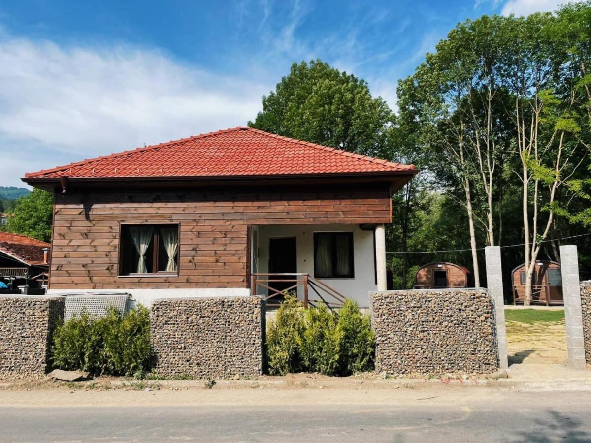 Карамановите Къщи Aprilzi Exterior foto