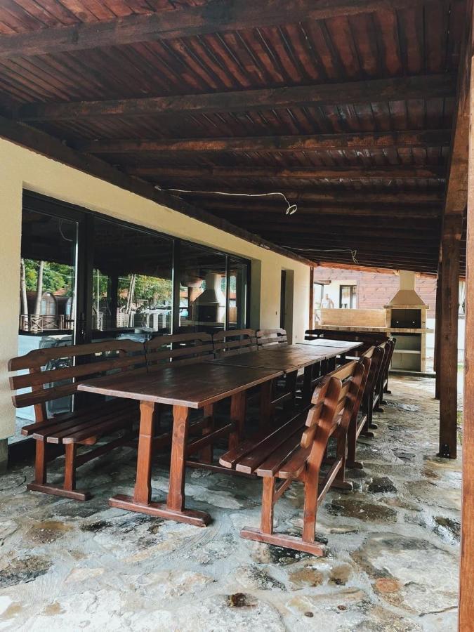 Карамановите Къщи Aprilzi Exterior foto
