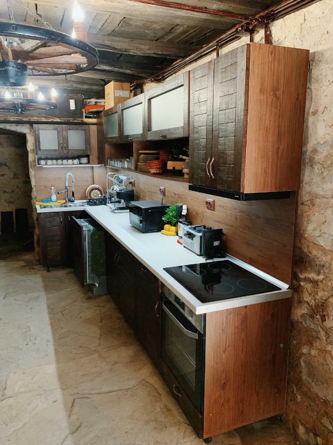 Карамановите Къщи Aprilzi Exterior foto