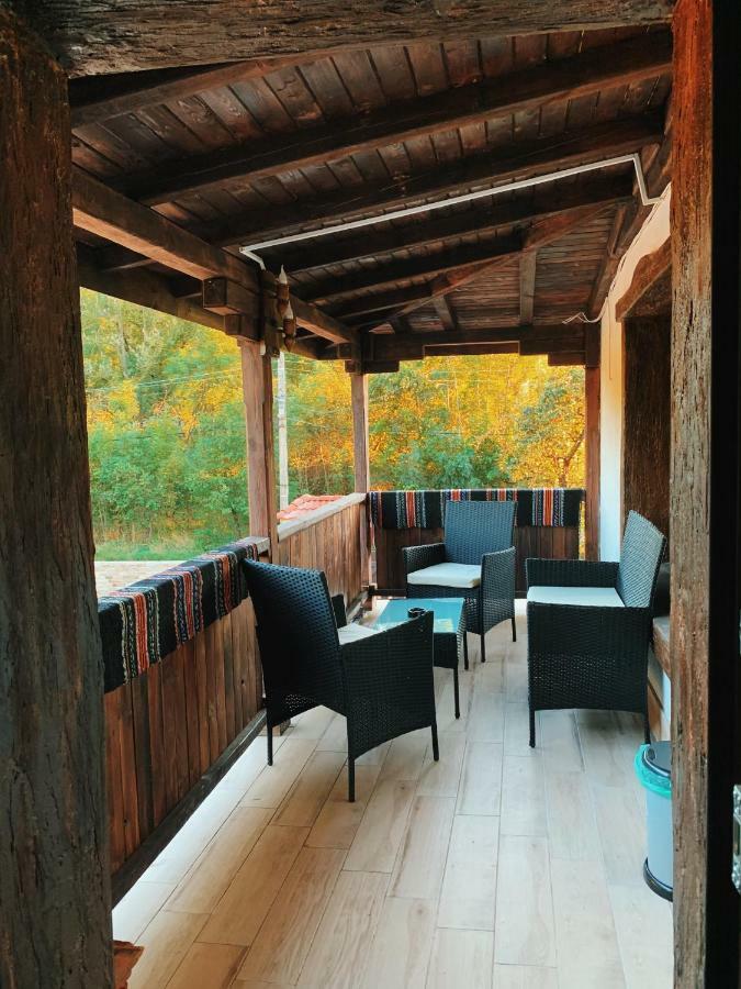 Карамановите Къщи Aprilzi Exterior foto