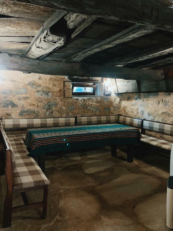 Карамановите Къщи Aprilzi Exterior foto